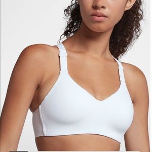 Nike Rival Sports Bra